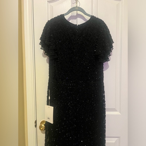 🌺Mac Duggal HIGH NECK FLUTTER CAP SLEEVE GOWN - Picture 10 of 16